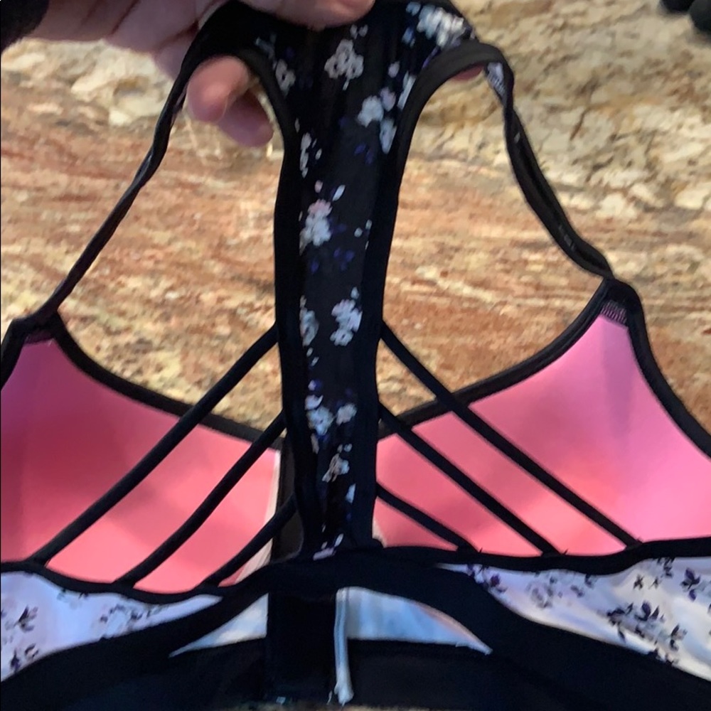 Pink exercise bra - Picture 3 of 4
